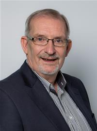 Profile image for Councillor Mike Warren